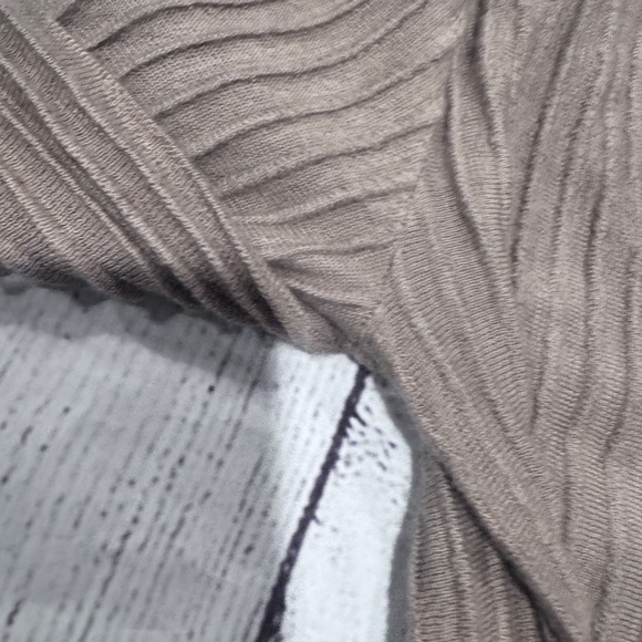 Co Ribbed Cashmere Top - Picture 8 of 9